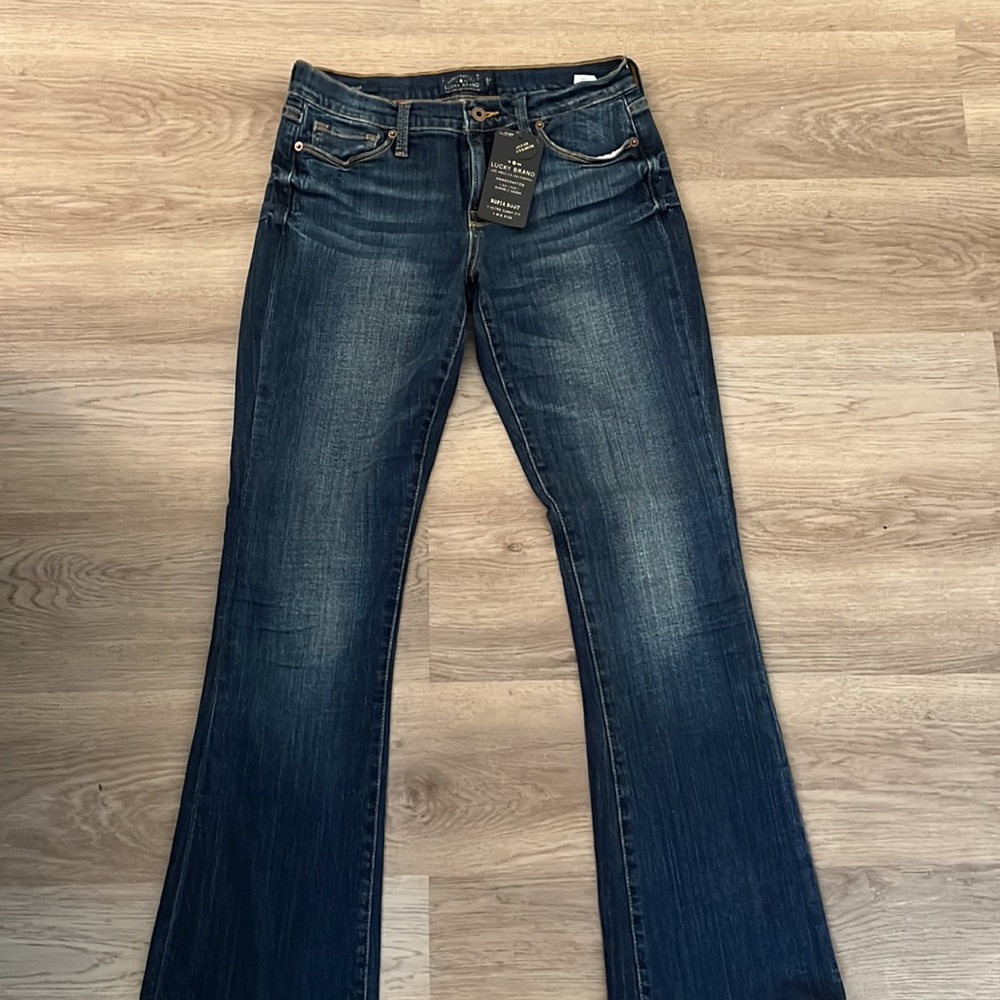 LUCKY BRAND WOMEN’S SOFIA BOOTCUT CURVY MID-RISE JEANS - SIZE 6